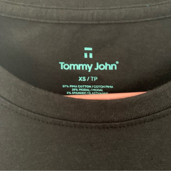 Tommy John Black T-shirt - Picture 2 of 4